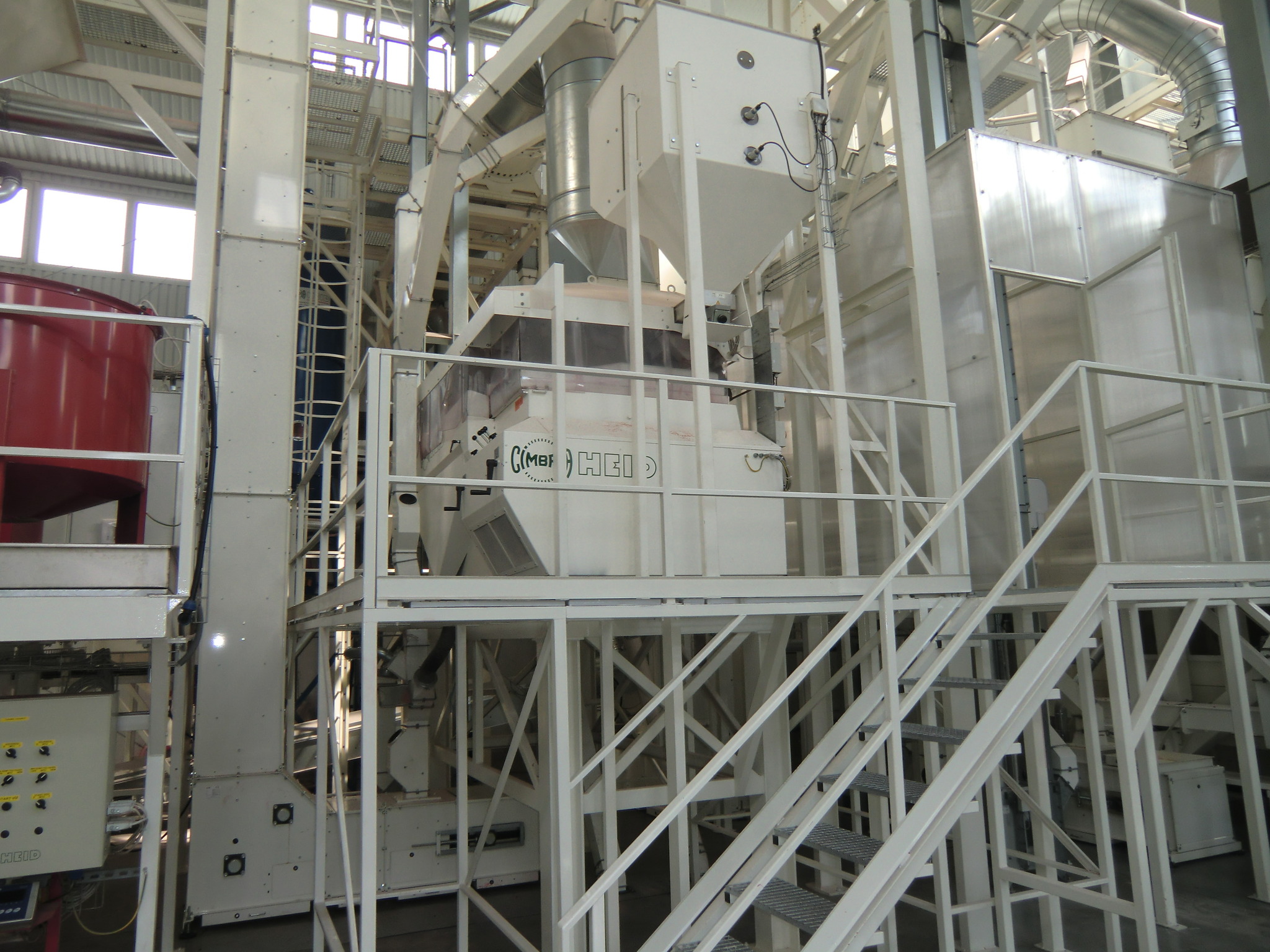 Fajsúly szerinti osztályozó gép teljes porelszívó ernyővel